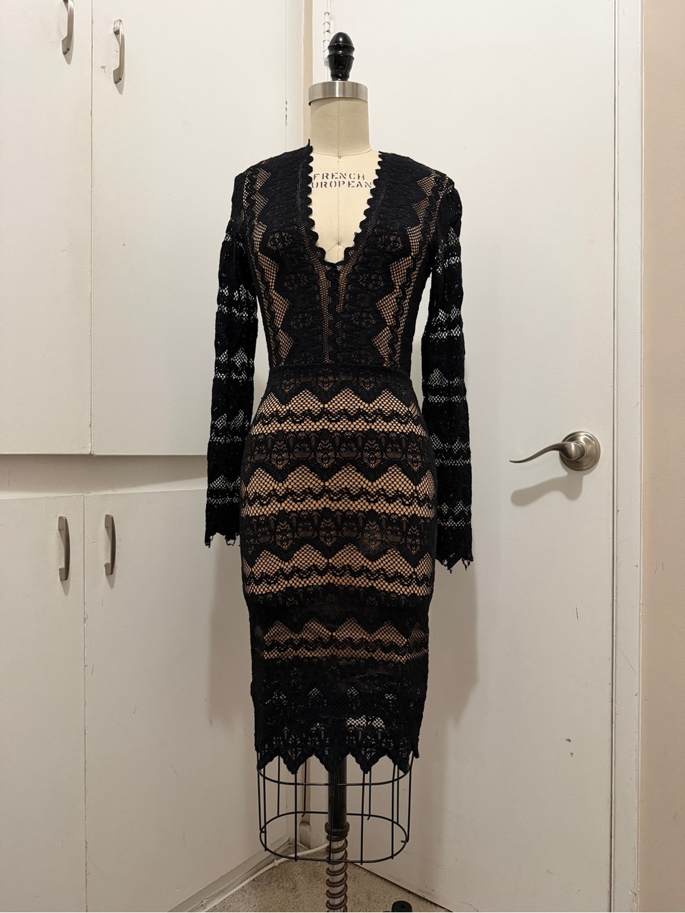 Nightcap Sierra Black Lace Long Sleeve V-Neck Sheath Dress with Nude Lining